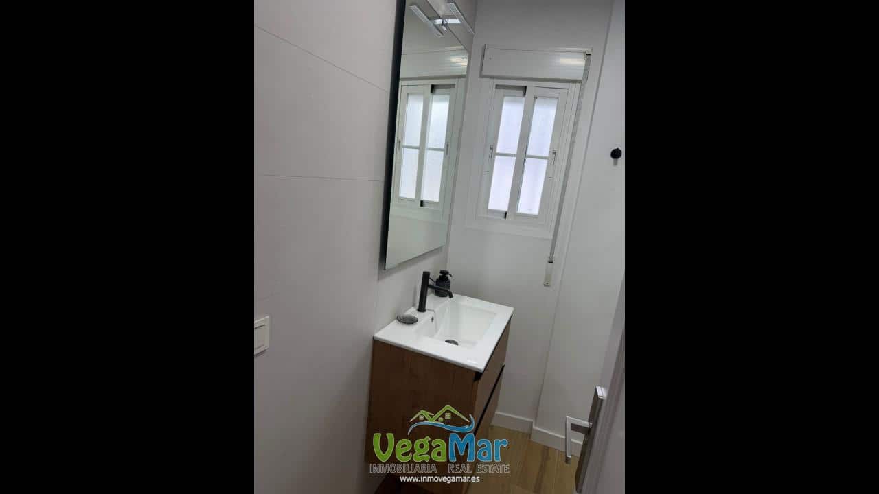 Villa/Maison de 3 chambres à louer à Almunecar avec piscine garage - 1 400 € (Ref: 9460862)