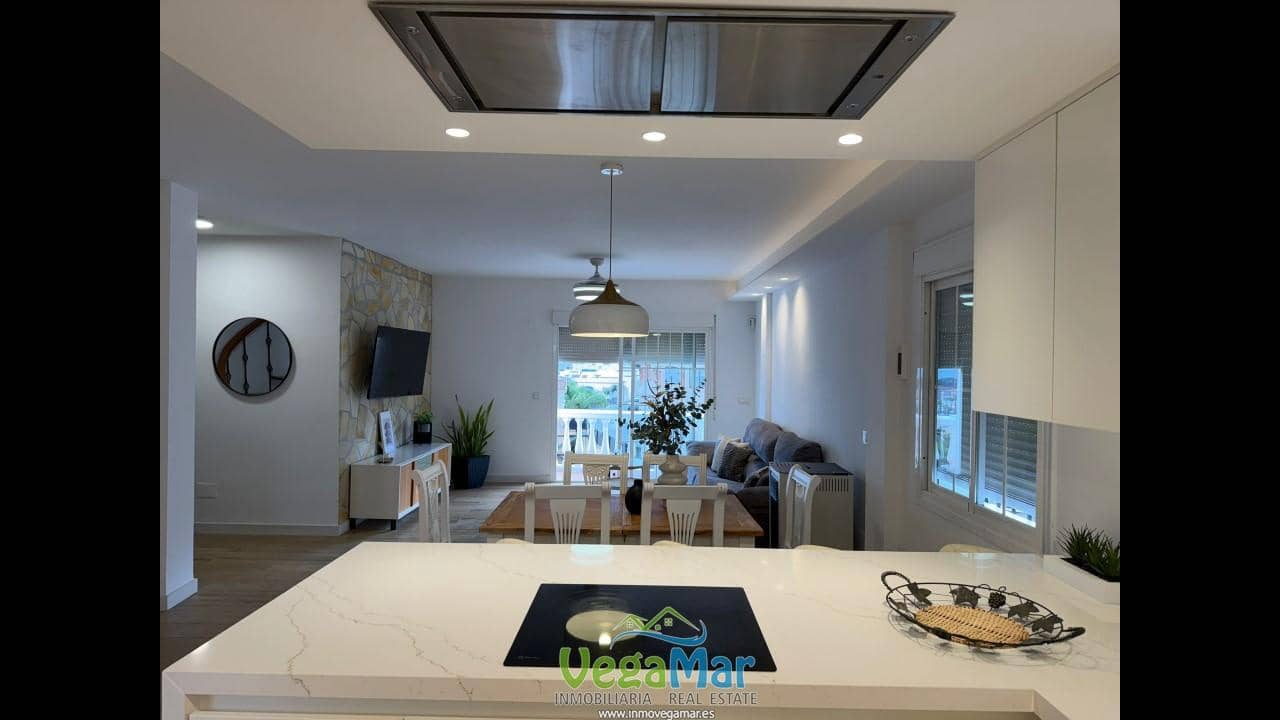 Villa/Maison de 3 chambres à louer à Almunecar avec piscine garage - 1 400 € (Ref: 9460862)