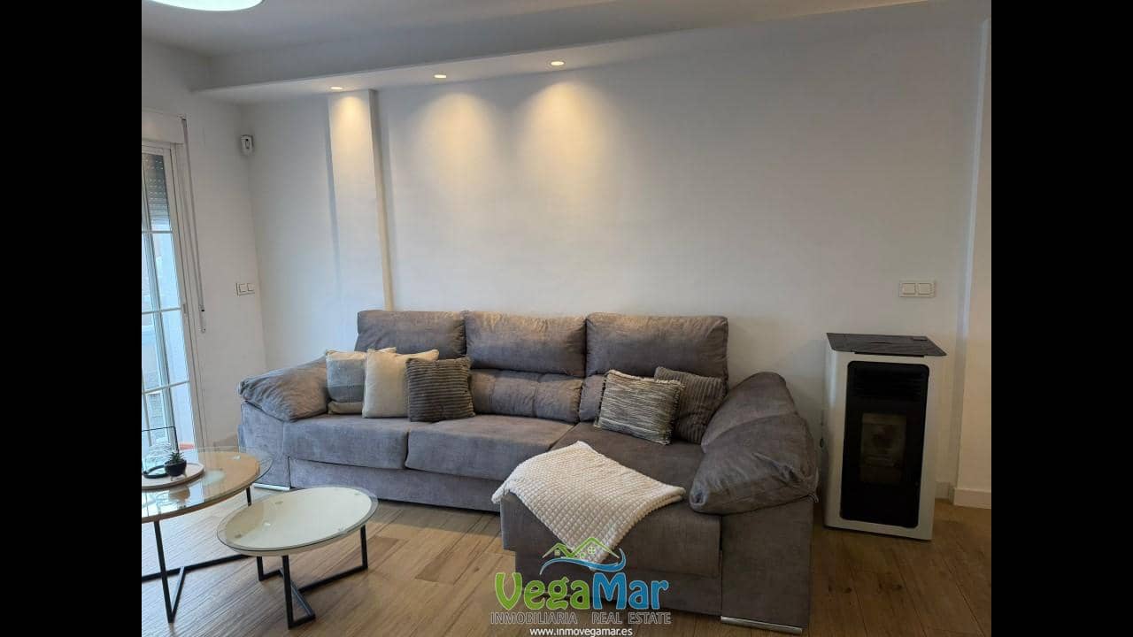 Villa/Maison de 3 chambres à louer à Almunecar avec piscine garage - 1 400 € (Ref: 9460862)