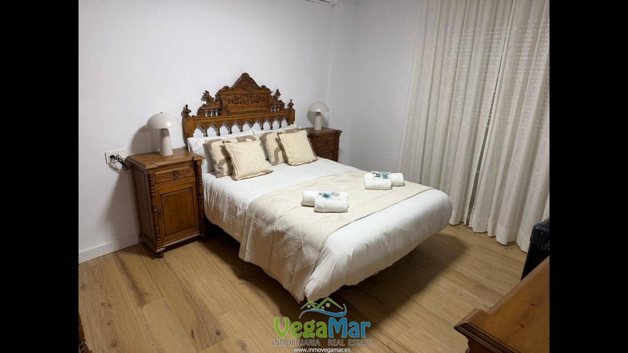 Villa/Maison de 3 chambres à louer à Almunecar avec piscine garage - 1 400 € (Ref: 9460862)