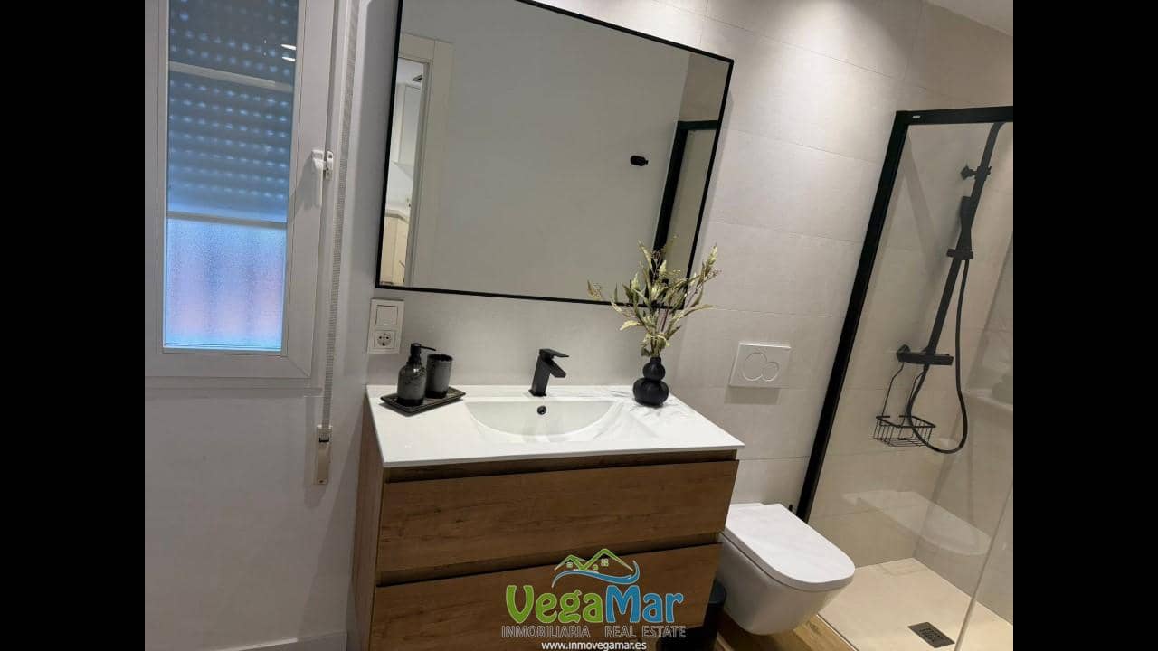 Villa/Maison de 3 chambres à louer à Almunecar avec piscine garage - 1 400 € (Ref: 9460862)