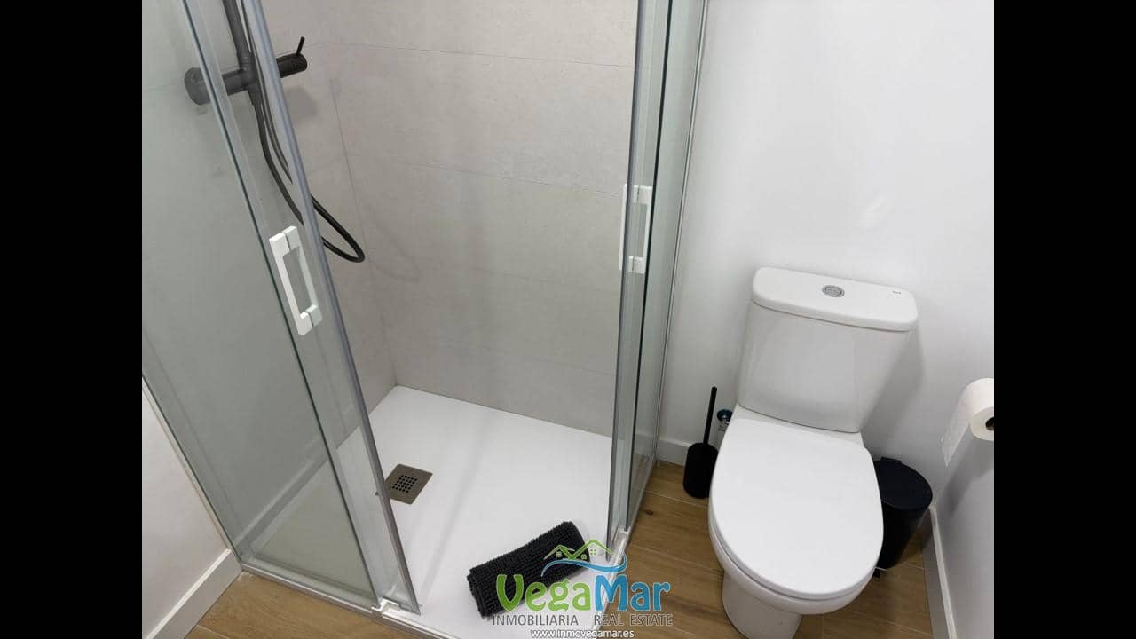 Villa/Maison de 3 chambres à louer à Almunecar avec piscine garage - 1 400 € (Ref: 9460862)