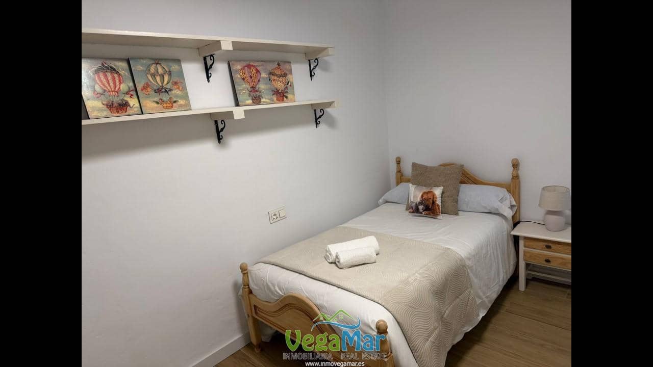 Villa/Maison de 3 chambres à louer à Almunecar avec piscine garage - 1 400 € (Ref: 9460862)