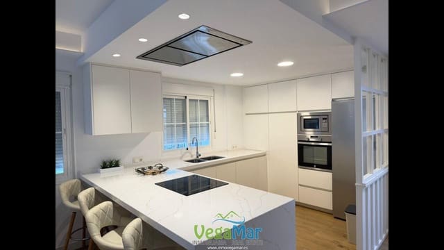 Villa/Maison de 3 chambres à louer à Almuñécar avec piscine garage - 1 400 € (Ref: 9460862)