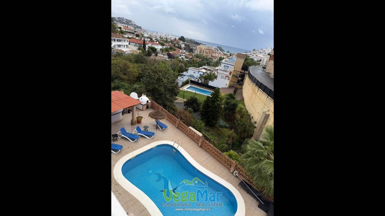 Villa/Maison de 3 chambres à louer à Almunecar avec piscine garage - 1 400 € (Ref: 9460862)