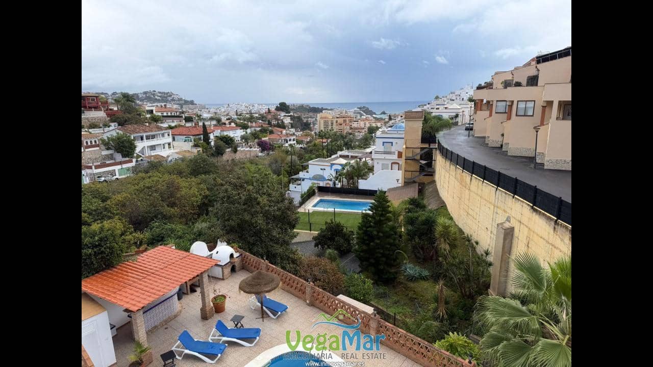 Villa/Maison de 3 chambres à louer à Almunecar avec piscine garage - 1 400 € (Ref: 9460862)