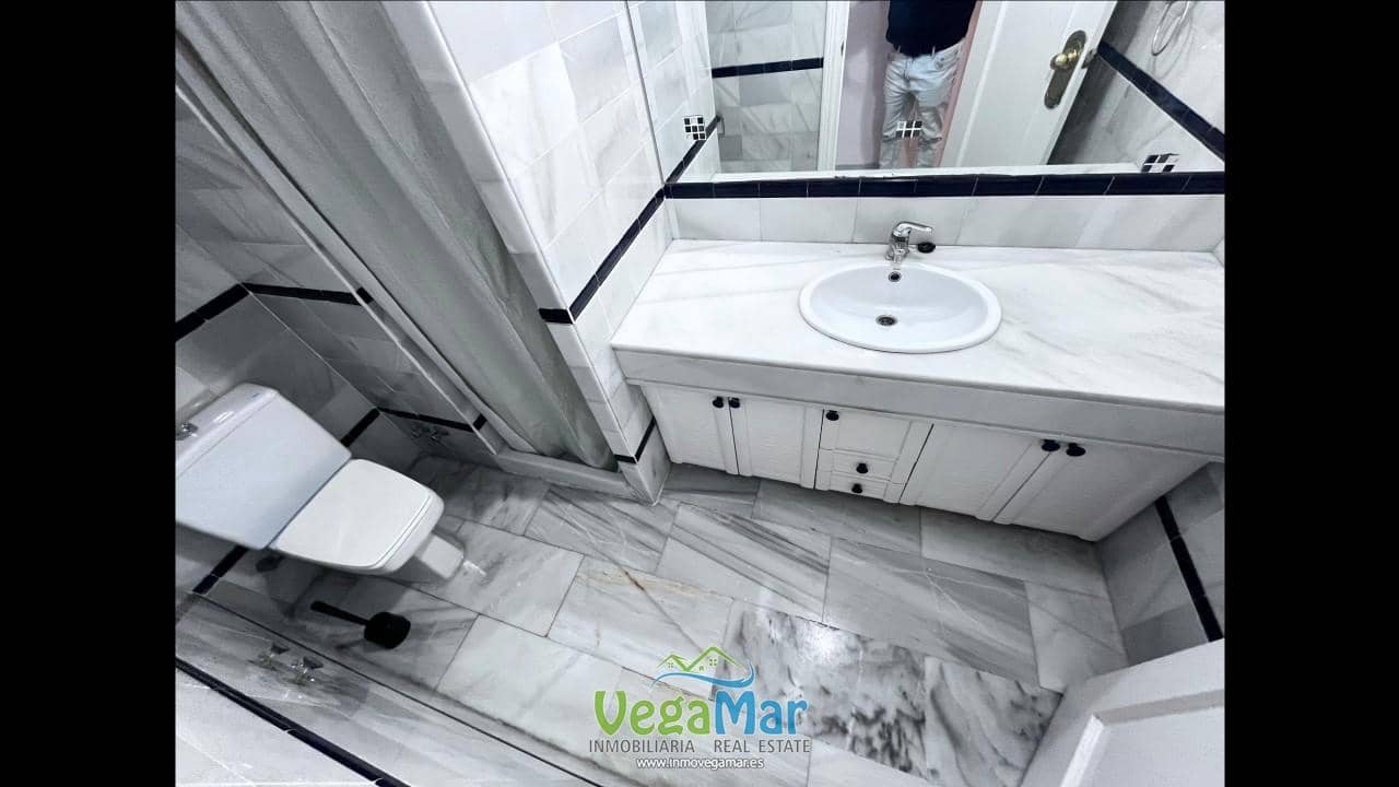 3 bedroom Flat for sale in Almunecar with garage - € 300,000 (Ref: 9475667)