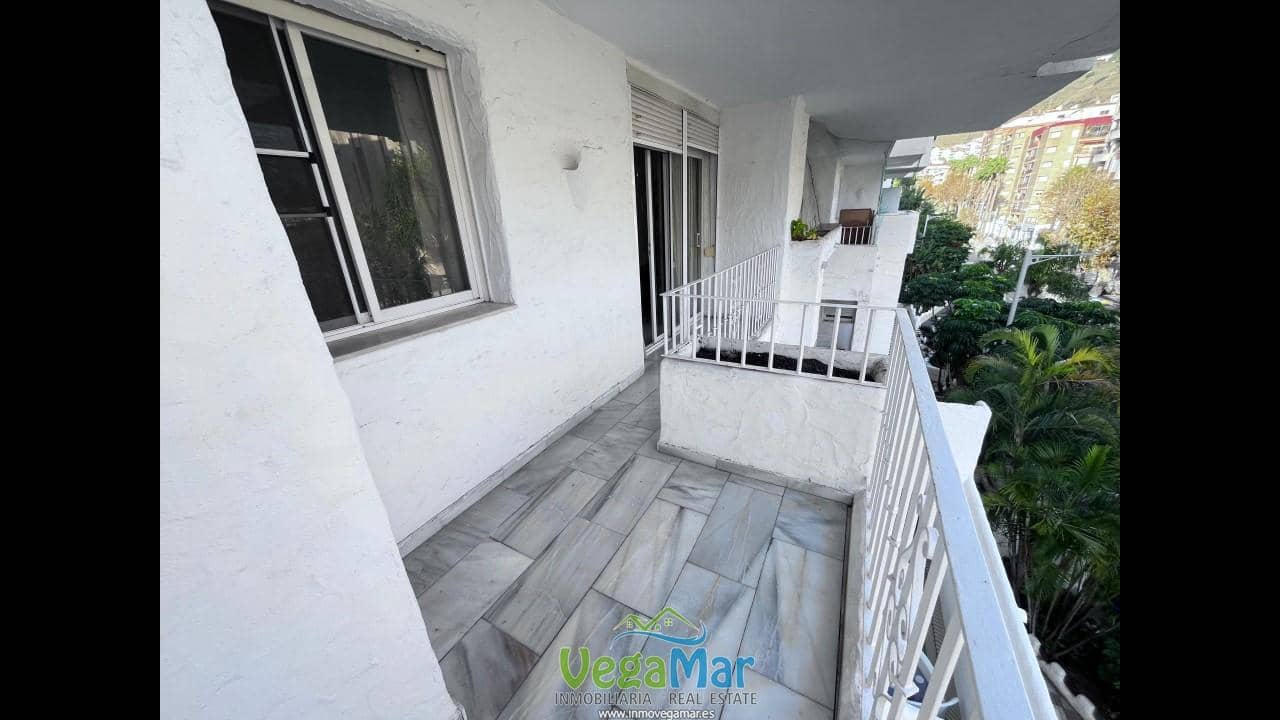 3 bedroom Flat for sale in Almunecar with garage - € 300,000 (Ref: 9475667)