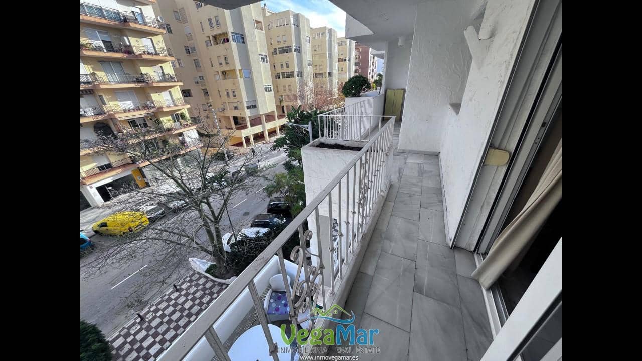3 bedroom Flat for sale in Almunecar with garage - € 300,000 (Ref: 9475667)