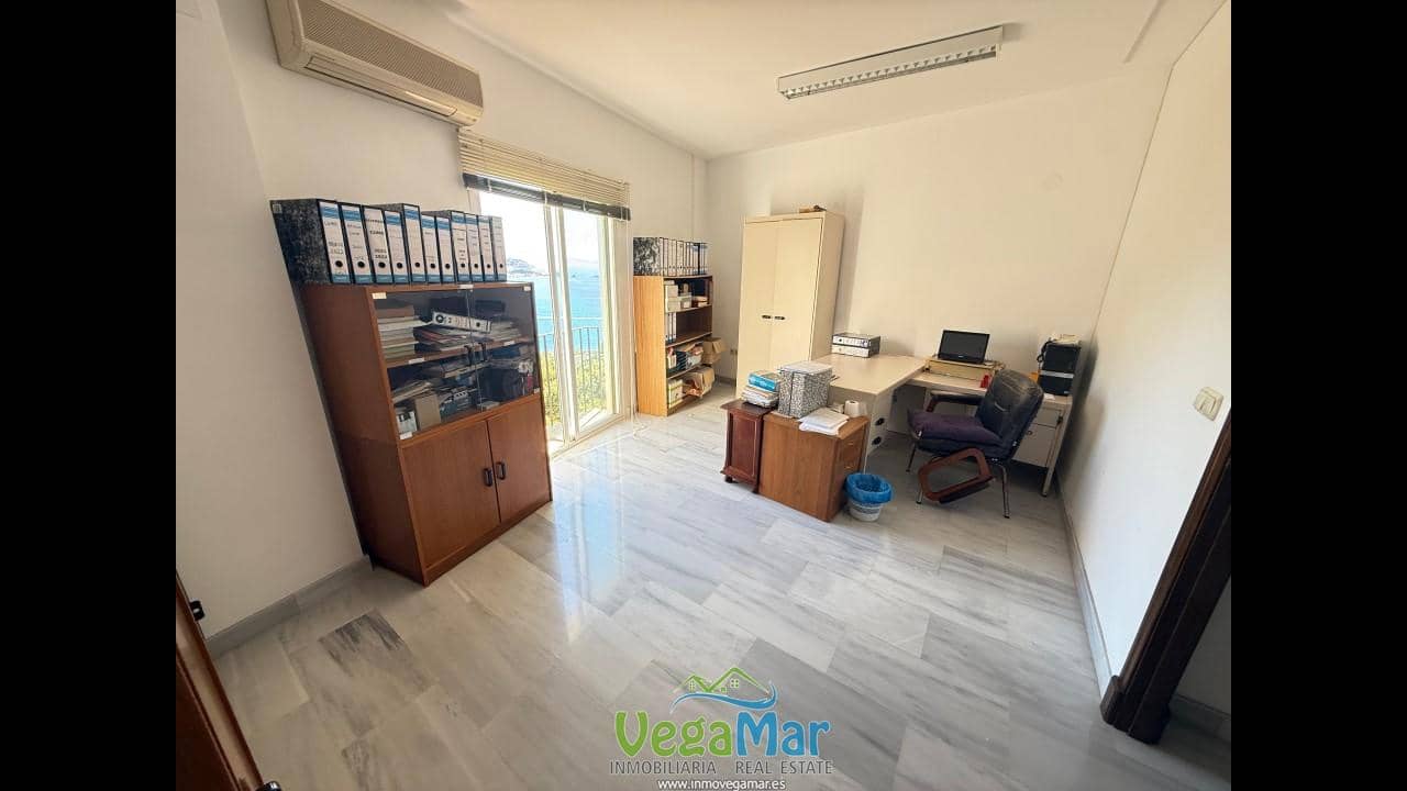 2 bedroom Flat for sale in La Herradura - € 215,000 (Ref: 9547007)