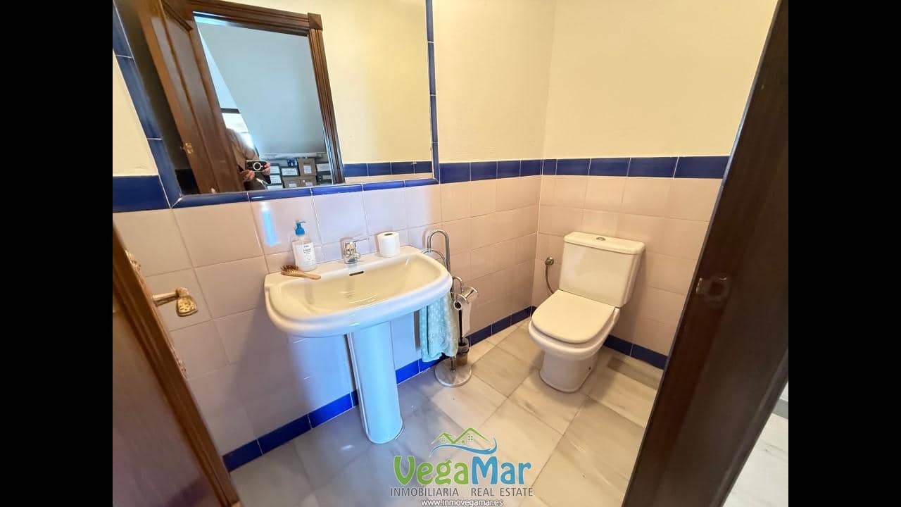 2 bedroom Flat for sale in La Herradura - € 215,000 (Ref: 9547007)