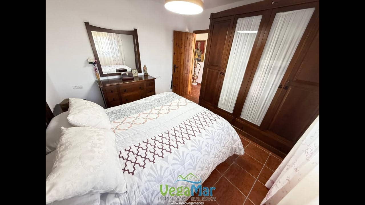 4 Zimmer Villa zu verkaufen in Almunecar mit Pool Garage - 290.000 € (Ref: 9623246)