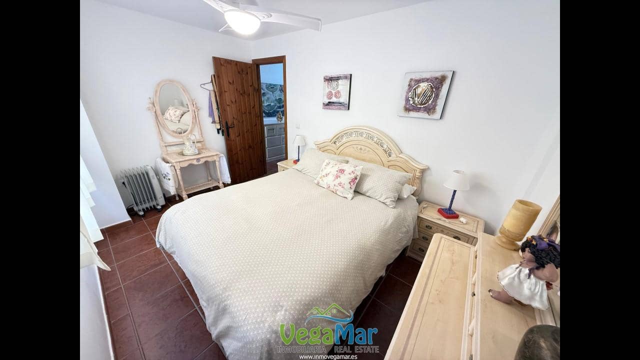 4 Zimmer Villa zu verkaufen in Almunecar mit Pool Garage - 290.000 € (Ref: 9623246)