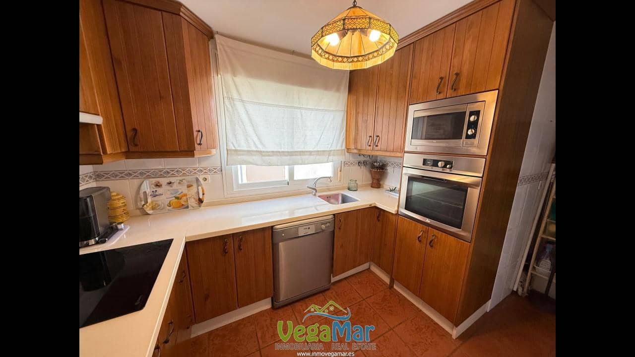 4 Zimmer Villa zu verkaufen in Almunecar mit Pool Garage - 290.000 € (Ref: 9623246)