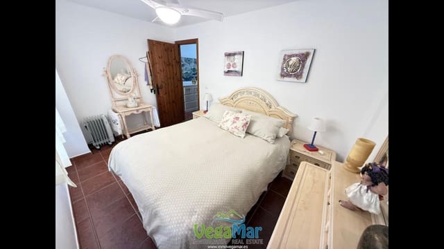 4 Zimmer Villa zu verkaufen in Almuñécar mit Pool Garage - 290.000 € (Ref: 9623246)