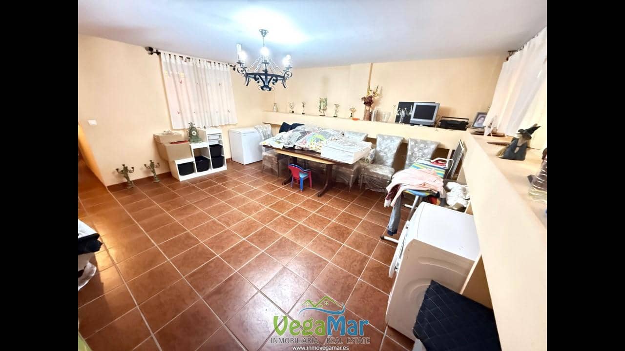 4 Zimmer Villa zu verkaufen in Almunecar mit Pool Garage - 290.000 € (Ref: 9623246)