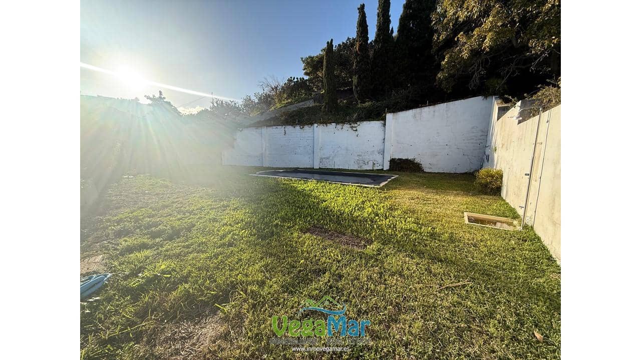 4 Zimmer Villa zu verkaufen in Almunecar mit Pool Garage - 290.000 € (Ref: 9623246)