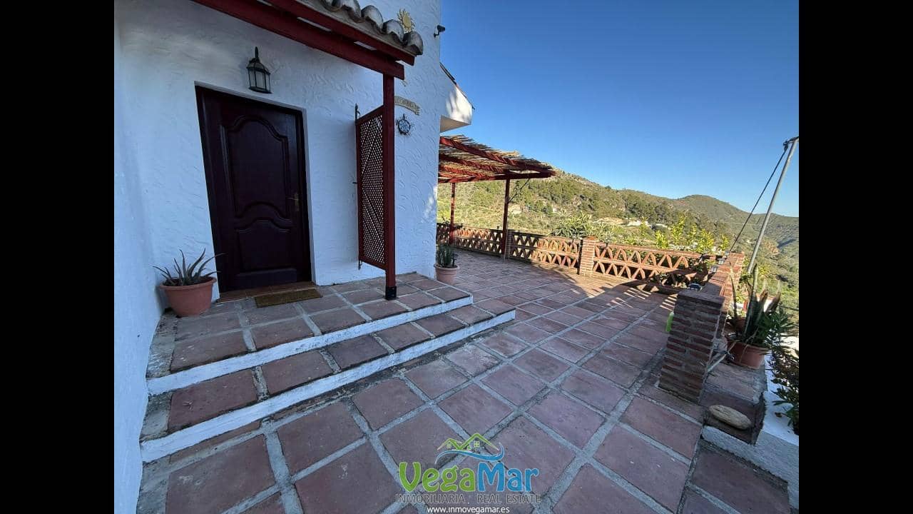 4 bedroom Finca/Country House for sale in Almunecar with pool - € 210,000 (Ref: 9702478)