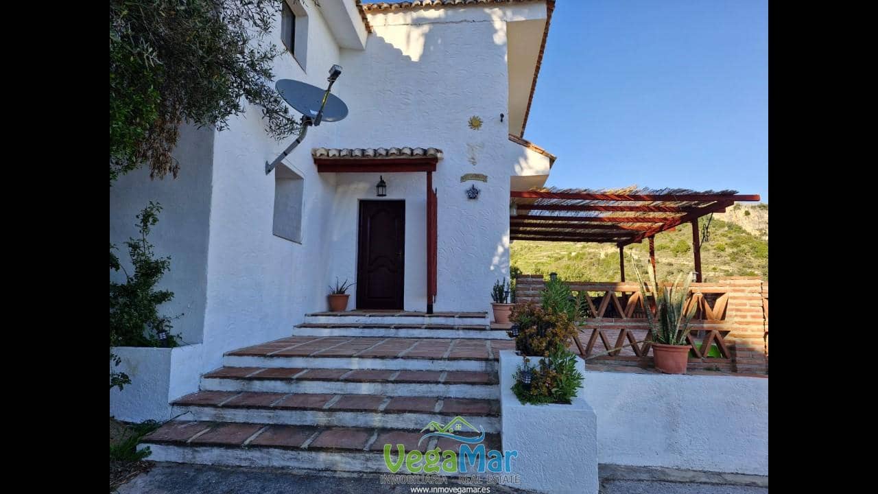 4 bedroom Finca/Country House for sale in Almunecar with pool - € 210,000 (Ref: 9702478)