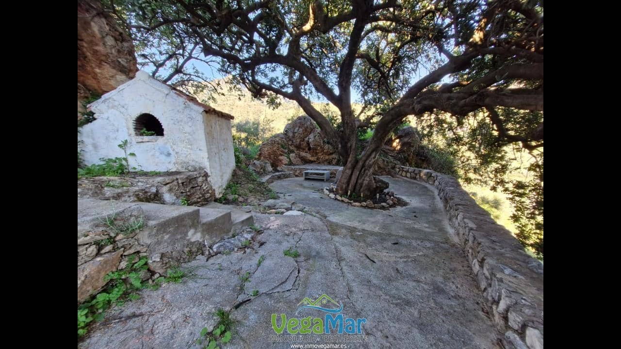 4 bedroom Finca/Country House for sale in Almunecar with pool - € 210,000 (Ref: 9702478)