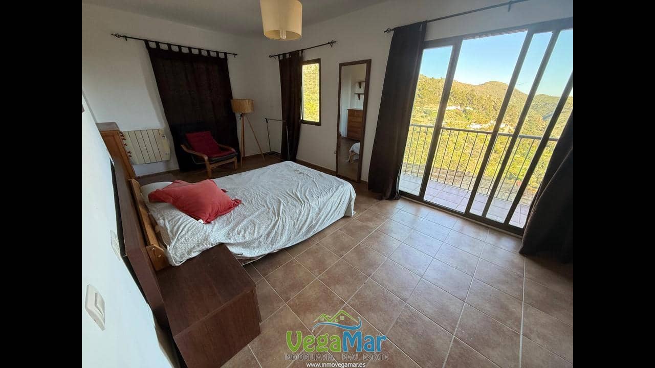 4 bedroom Finca/Country House for sale in Almunecar with pool - € 210,000 (Ref: 9702478)