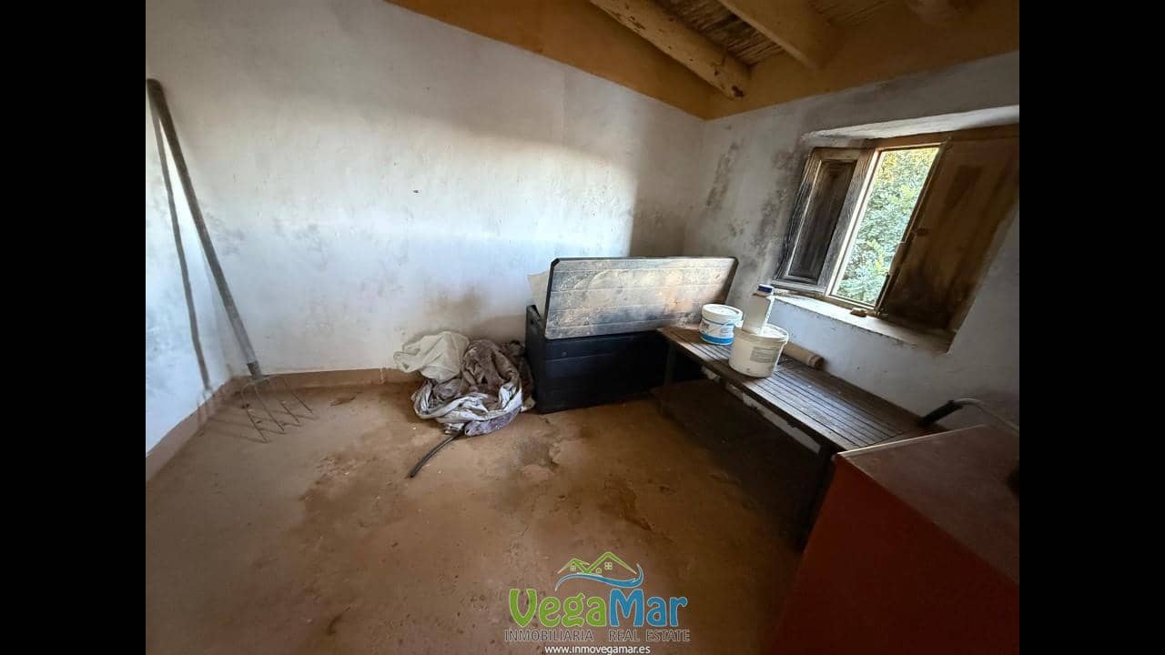 4 bedroom Finca/Country House for sale in Almunecar with pool - € 210,000 (Ref: 9702478)