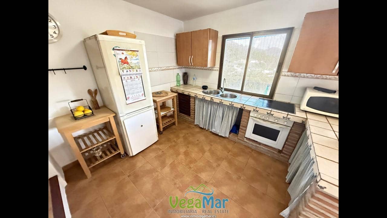 4 bedroom Finca/Country House for sale in Almunecar with pool - € 210,000 (Ref: 9702478)