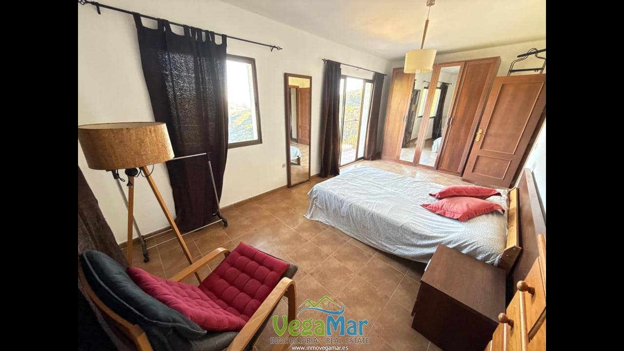 4 bedroom Finca/Country House for sale in Almunecar with pool - € 210,000 (Ref: 9702478)