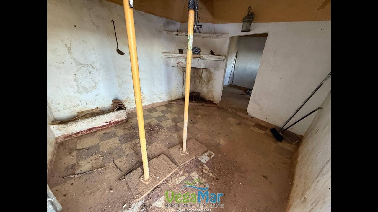 4 bedroom Finca/Country House for sale in Almunecar with pool - € 210,000 (Ref: 9702478)