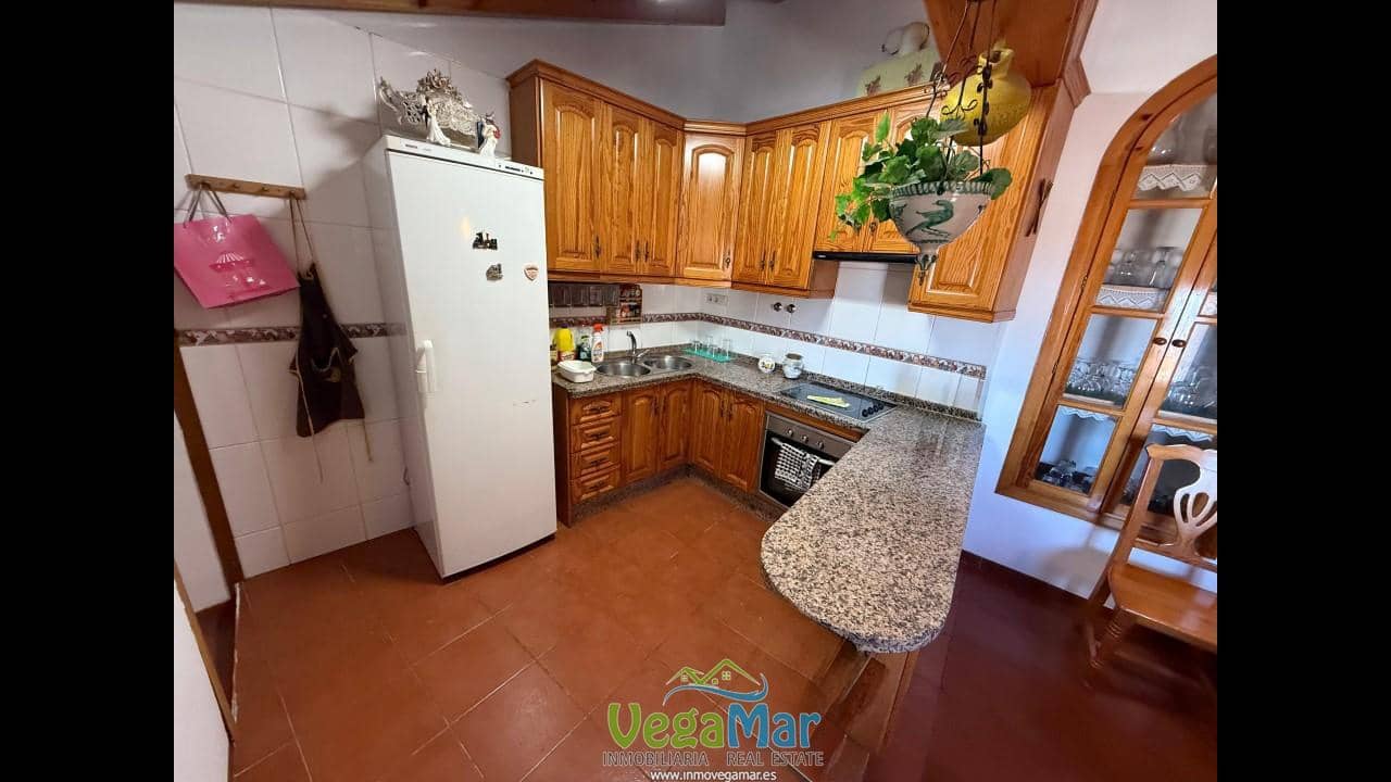 5 soveværelse Villa til salg i Almunecar med swimmingpool garage - € 850.000 (Ref: 9780011)