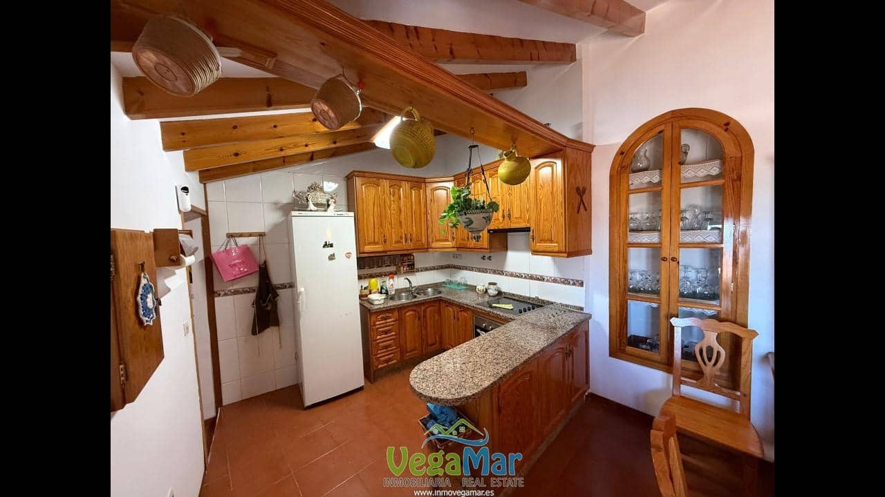 5 soveværelse Villa til salg i Almunecar med swimmingpool garage - € 850.000 (Ref: 9780011)