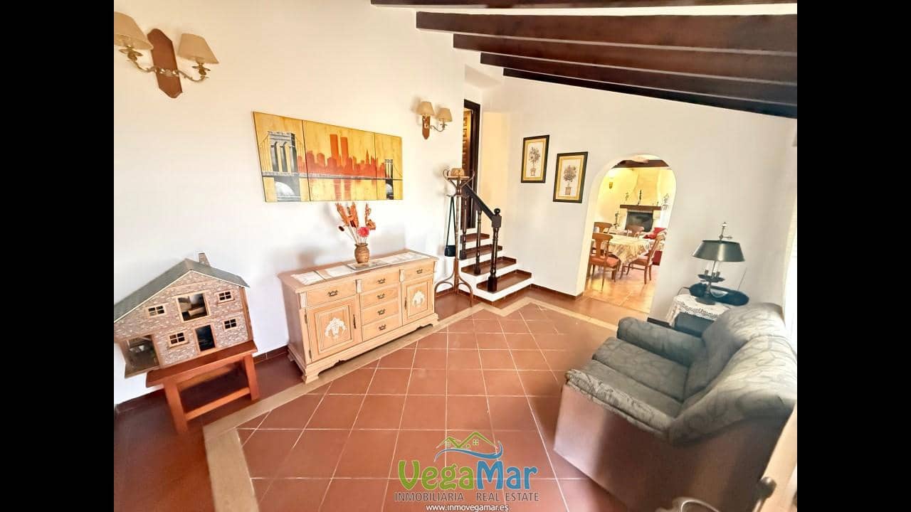 5 soveværelse Villa til salg i Almunecar med swimmingpool garage - € 850.000 (Ref: 9780011)