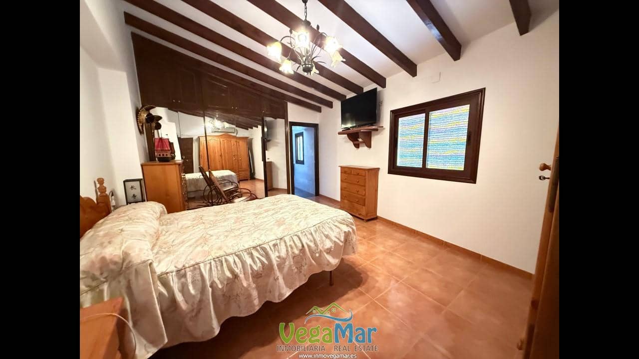 5 soveværelse Villa til salg i Almunecar med swimmingpool garage - € 850.000 (Ref: 9780011)