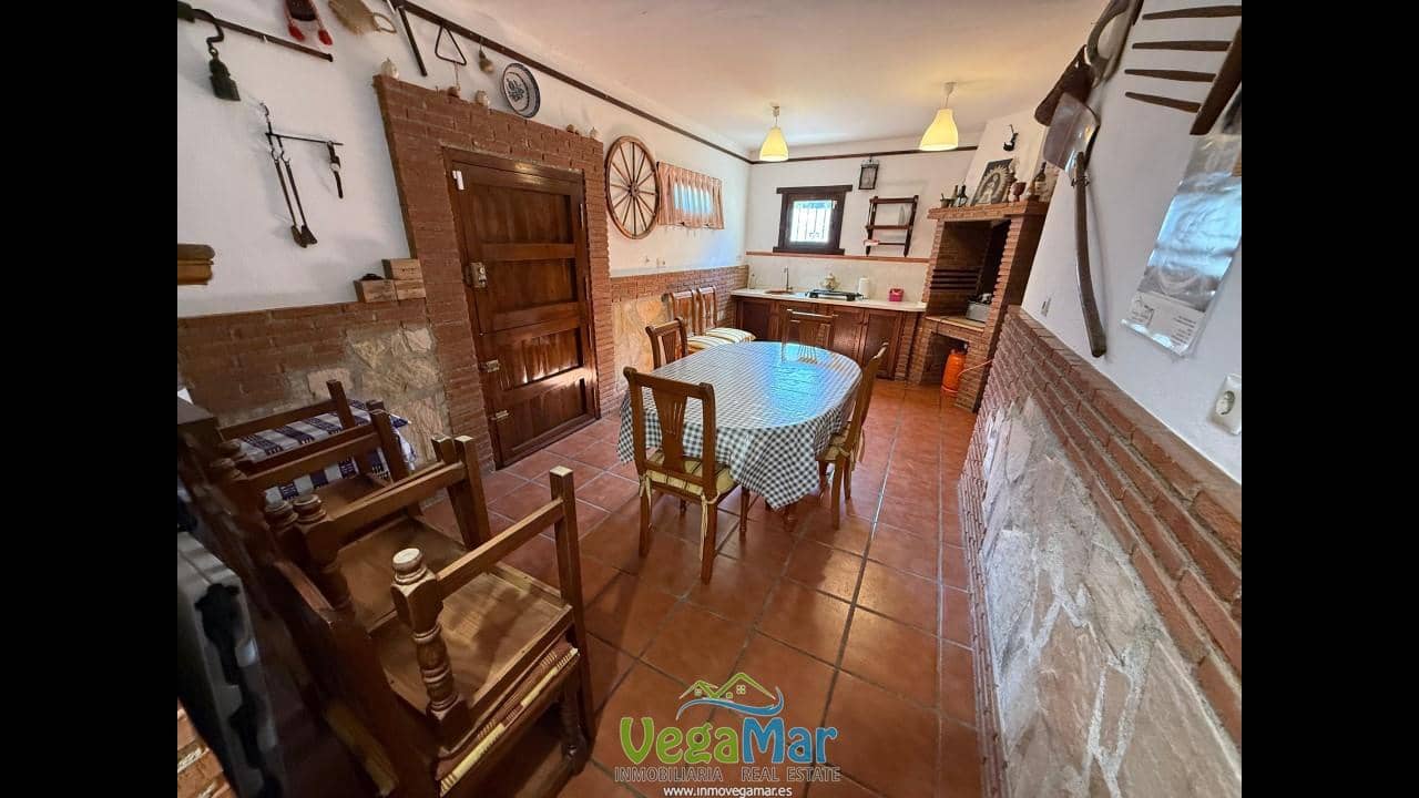 5 soveværelse Villa til salg i Almunecar med swimmingpool garage - € 850.000 (Ref: 9780011)