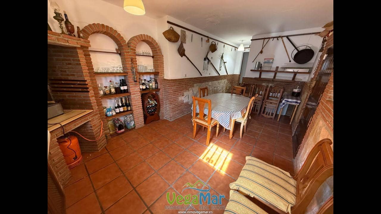 5 soveværelse Villa til salg i Almunecar med swimmingpool garage - € 850.000 (Ref: 9780011)