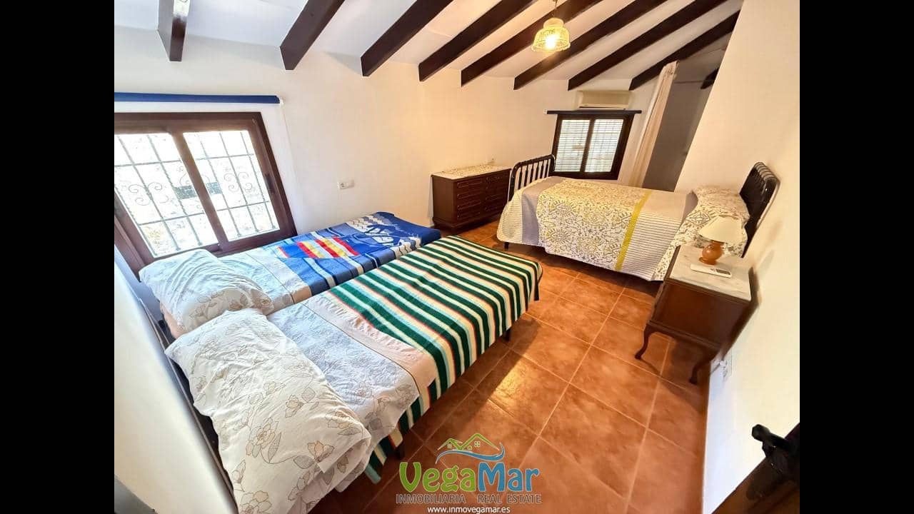 5 soveværelse Villa til salg i Almunecar med swimmingpool garage - € 850.000 (Ref: 9780011)