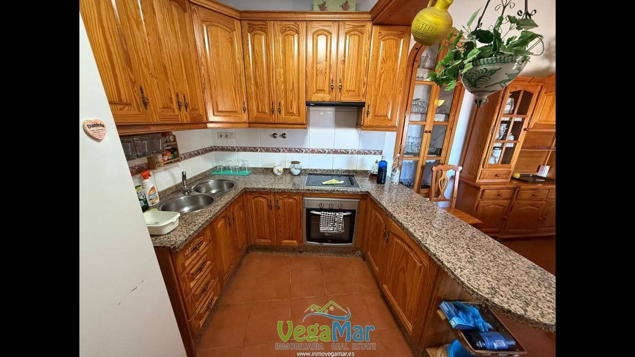 5 soveværelse Villa til salg i Almunecar med swimmingpool garage - € 850.000 (Ref: 9780011)