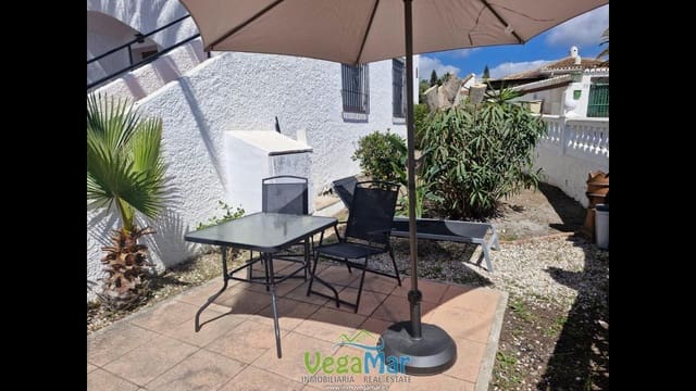   2 soveværelse   ferieVilla i Almuñécar   - € 450 (Ref: 9784985)