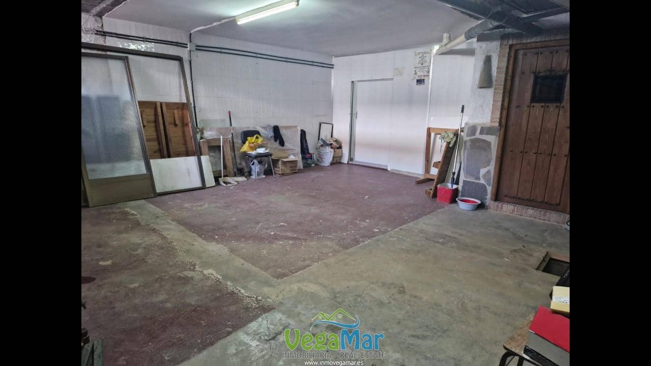 5 bedroom Villa for sale in Motril with garage - € 265,000 (Ref: 9821224)