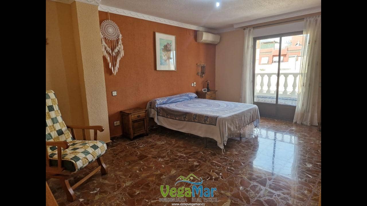 5 bedroom Villa for sale in Motril with garage - € 265,000 (Ref: 9821224)