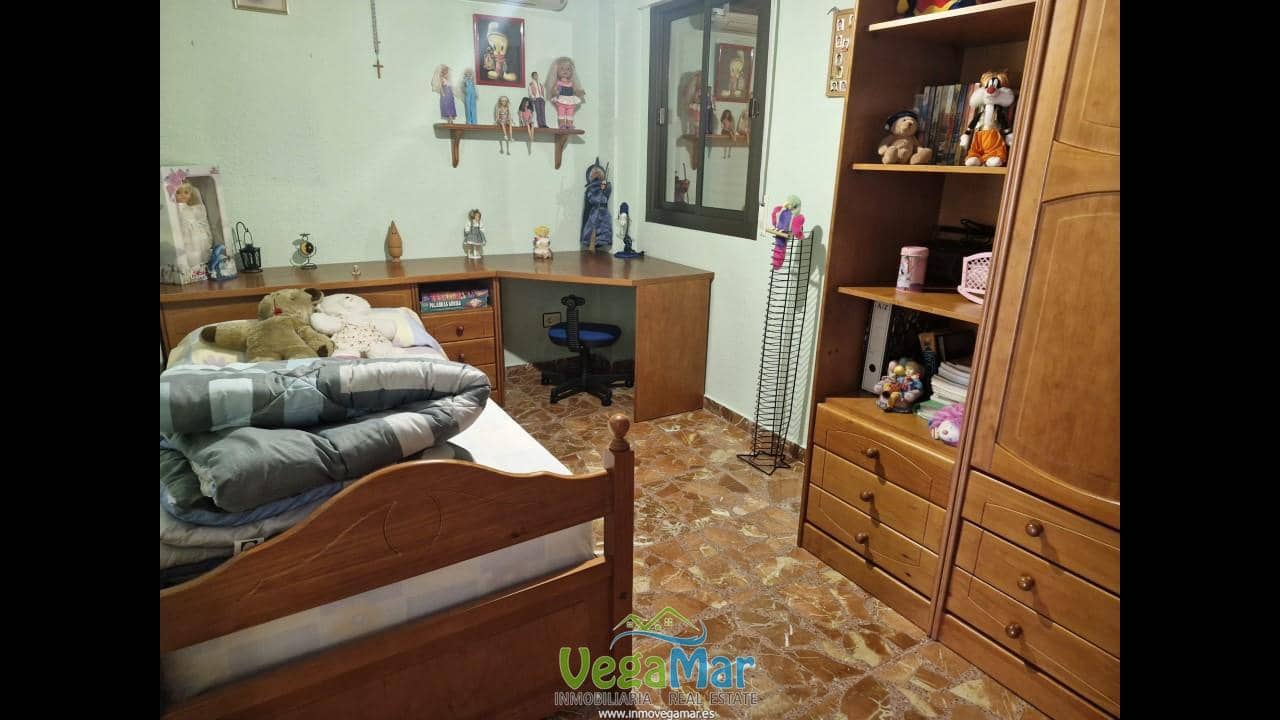 5 bedroom Villa for sale in Motril with garage - € 265,000 (Ref: 9821224)