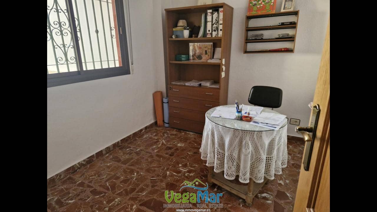 5 bedroom Villa for sale in Motril with garage - € 265,000 (Ref: 9821224)