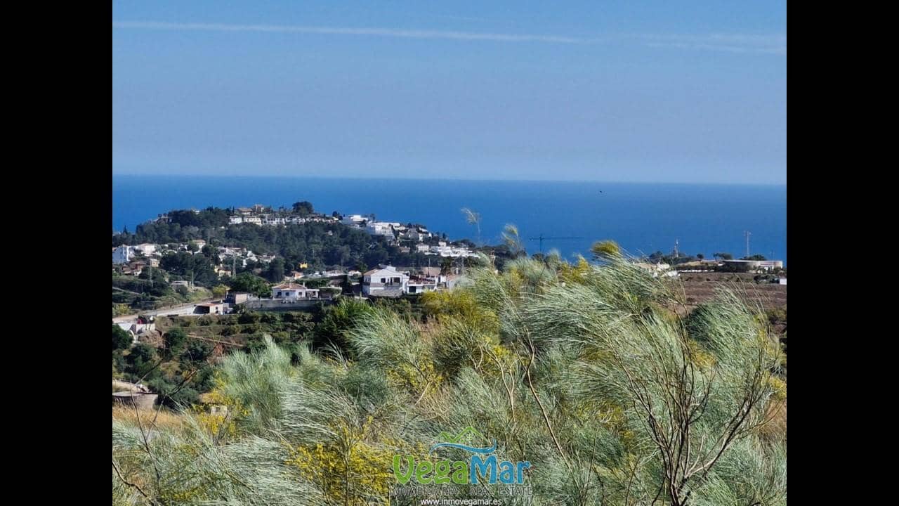 Ubebygd land til salgs i La Herradura - € 35 000 (Ref: 9830396)