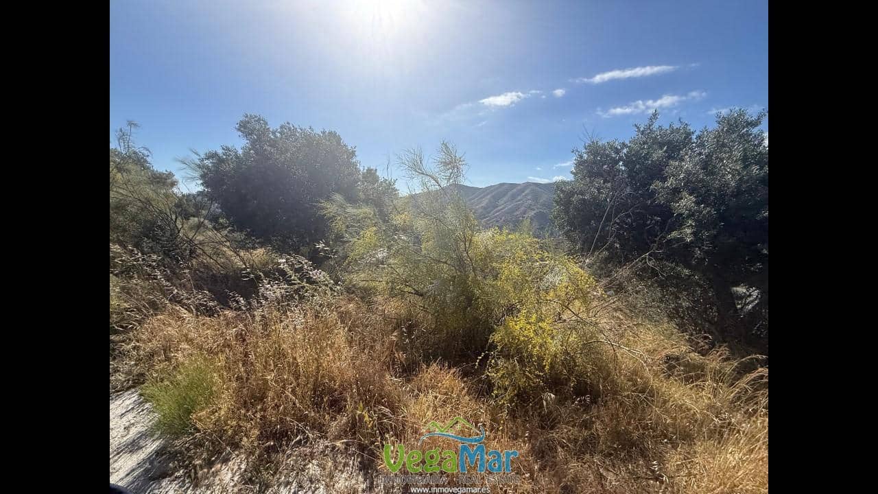 Ubebygd land til salgs i La Herradura - € 35 000 (Ref: 9830396)