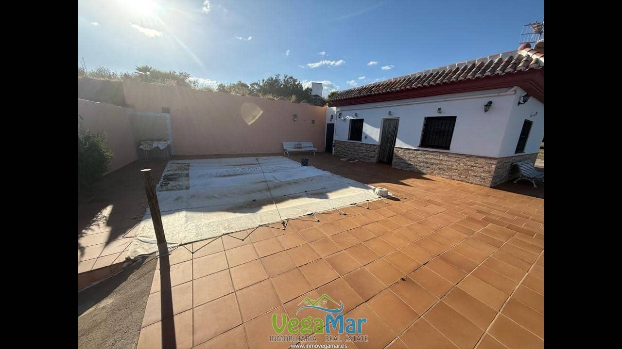 1 bedroom Finca/Country House for sale in Almunecar with pool - € 250,000 (Ref: 9838783)