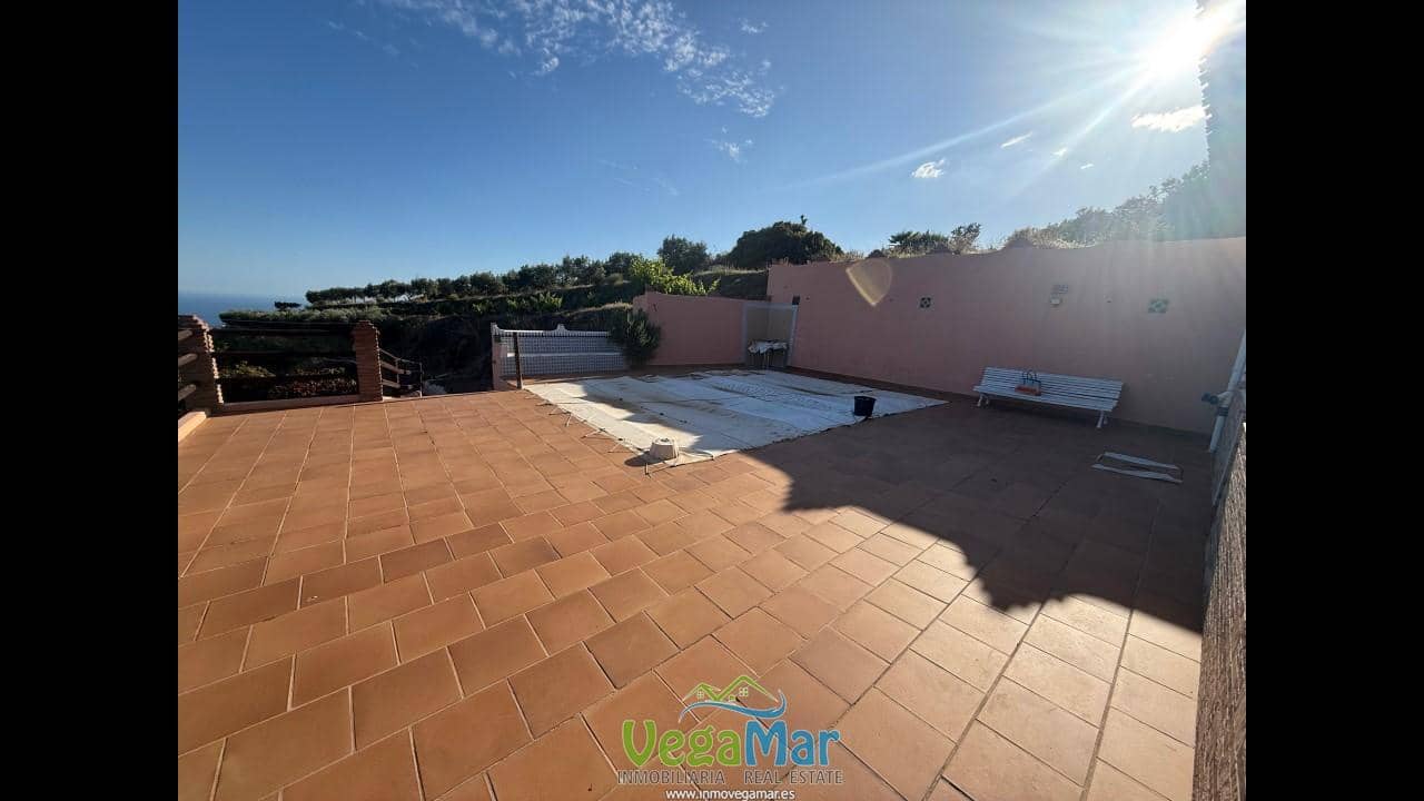 1 bedroom Finca/Country House for sale in Almunecar with pool - € 250,000 (Ref: 9838783)