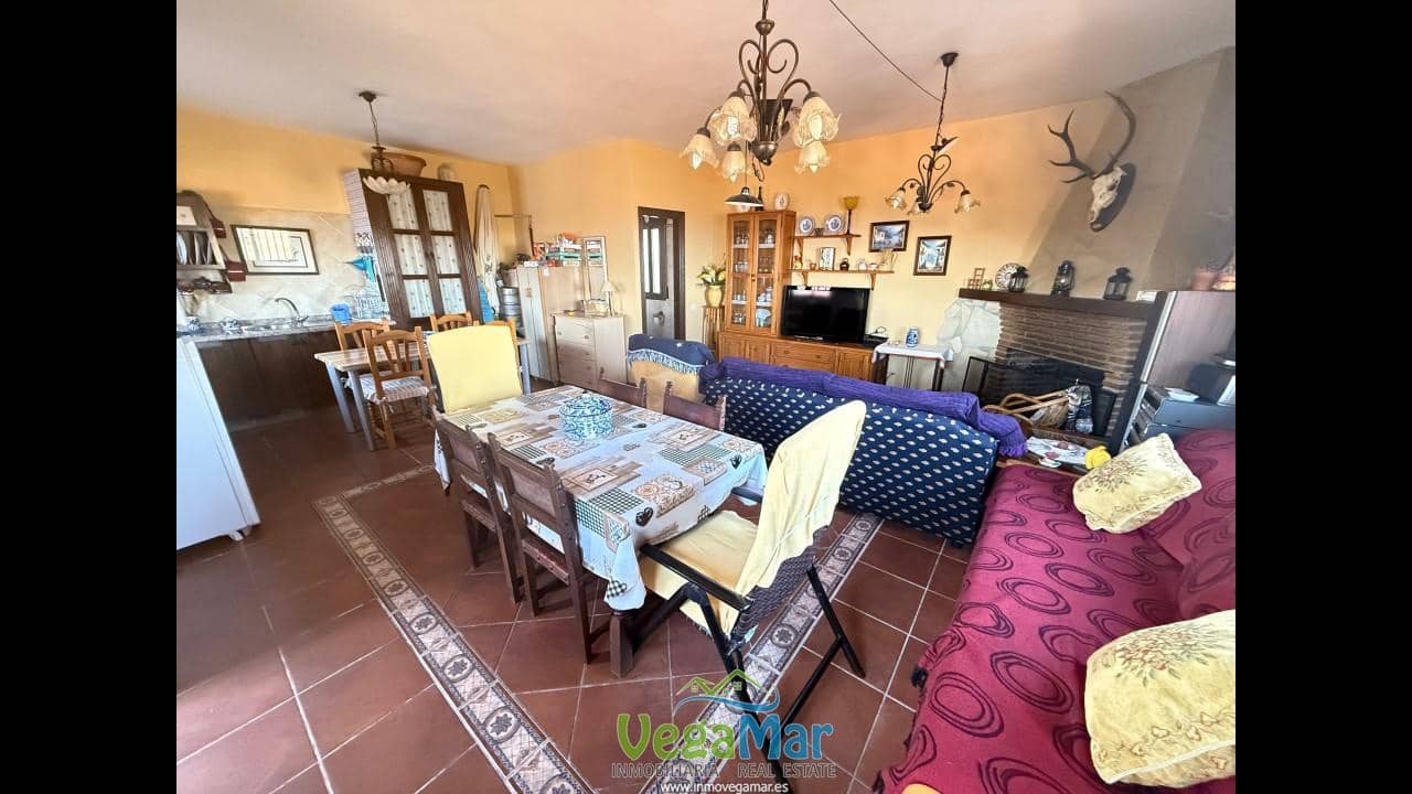 1 bedroom Finca/Country House for sale in Almunecar with pool - € 250,000 (Ref: 9838783)
