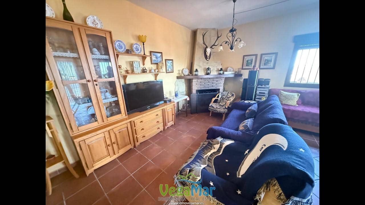 1 bedroom Finca/Country House for sale in Almunecar with pool - € 250,000 (Ref: 9838783)