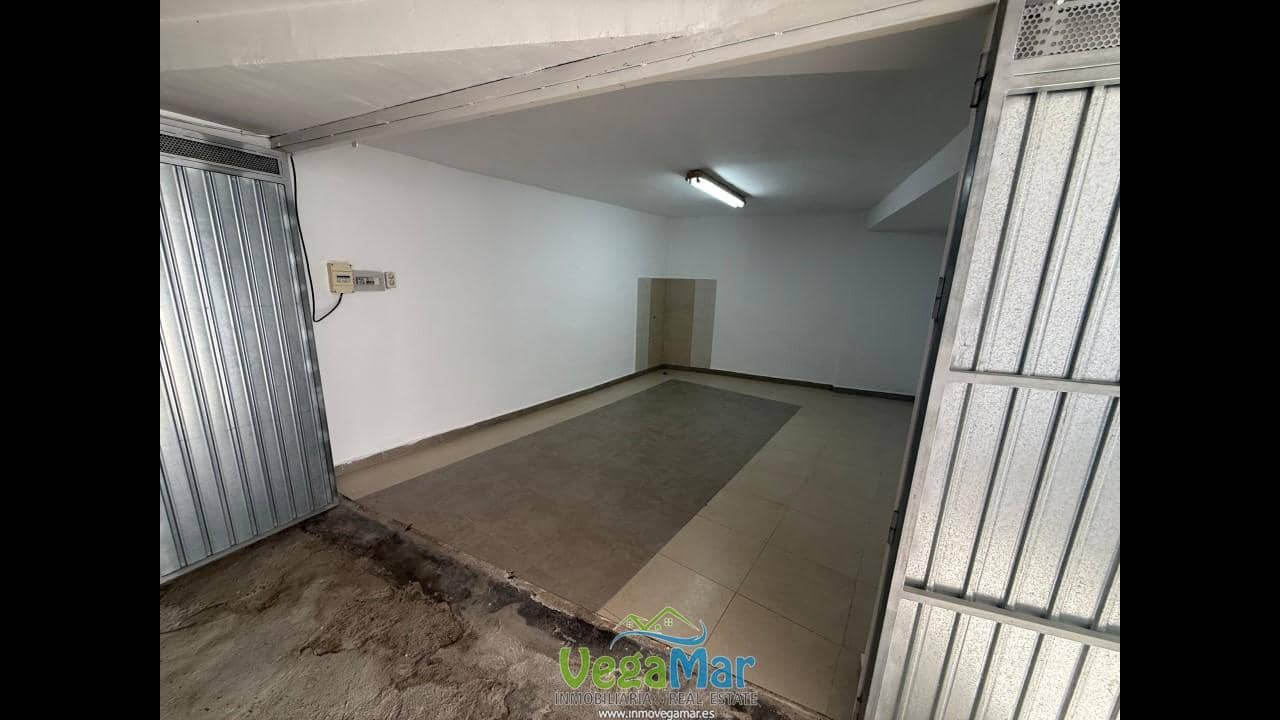 Garage til salg i Almunecar - € 40.000 (Ref: 9844017)