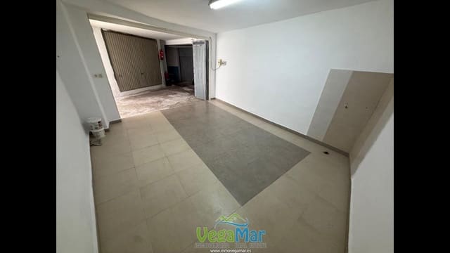 Garage til salg i Almuñécar - € 40.000 (Ref: 9844017)
